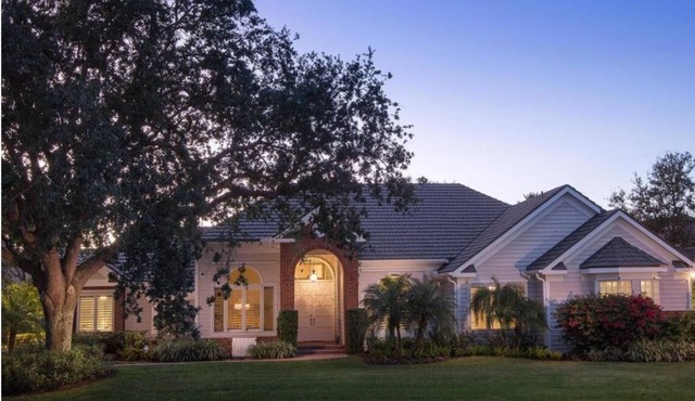 Lovely 4 BR/5Bath Pelican Bay Home w/Heated Private Pool, Spa & Private Beach!