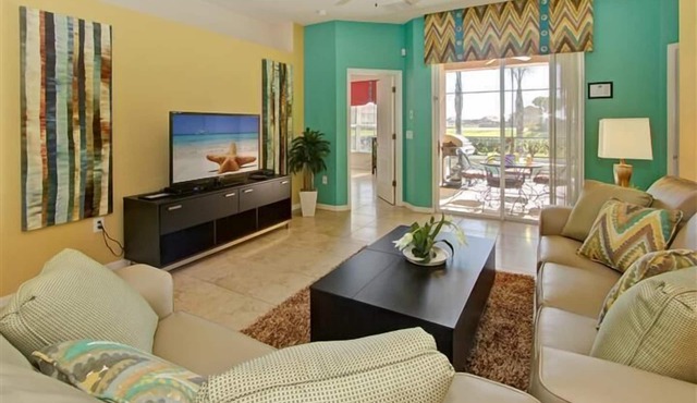 Lovely 4B Villa-South facing pool back to green field-no charge for pool heating