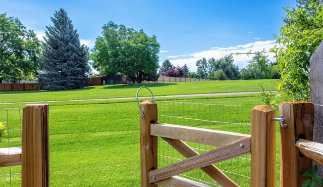 Lovely 4BR on a Park with Gym + Game Room + Theater Room + Jogging Trails