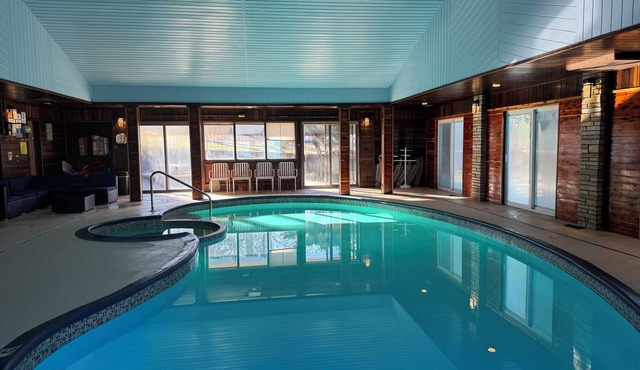 Lovely 5-bedroom country house in cool Little Flock with AC