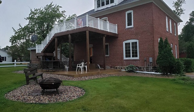 Lovely 5-bedroom house with AC in charming Woodville