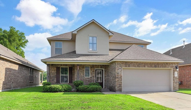 Lovely 5-bedroom house in charming Zachary