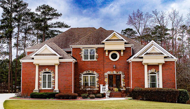 Lovely 7-bedroom house in Conyers with fitness room, WiFi, AC