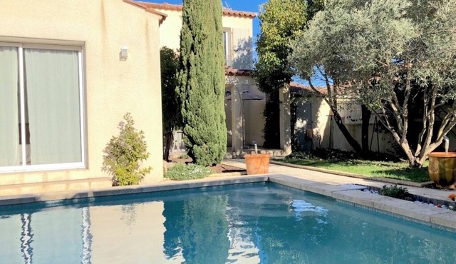 Lovely air-conditioned T4 villa ideally located