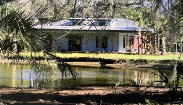 Lovely and Accessible, near the beaches, attractions, and eateries
