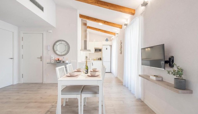 Lovely and bright apartment in the heart of Banyoles