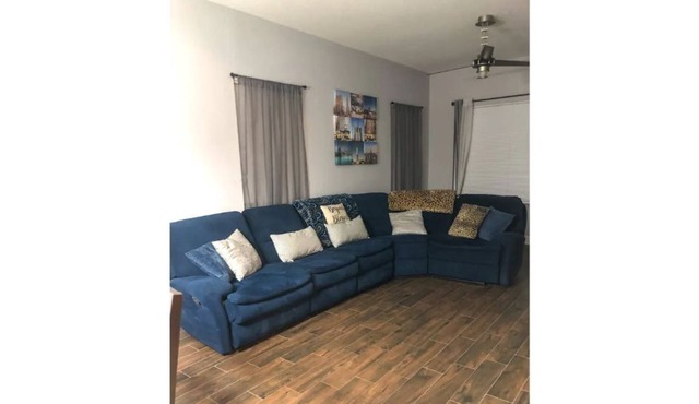 lovely and comfortable 3 bedroom home near beach, Tampa