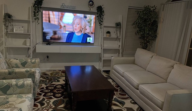 Lovely and Comfy 3 bedroom home -Quiet neighborhood