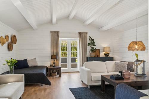Lovely And Cozy Cottage With A Beautiful Terrace
