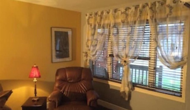 Lovely and cozy house in downtown Shediac, water view of the Shediac Ba