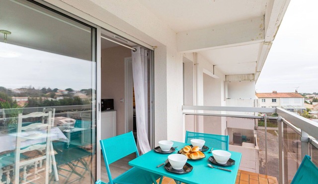 Lovely apartment for 4 people with WIFI, TV and balcony