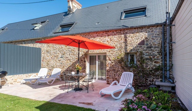 Lovely apartment in villa for 4 people with WIFI, TV and terrace