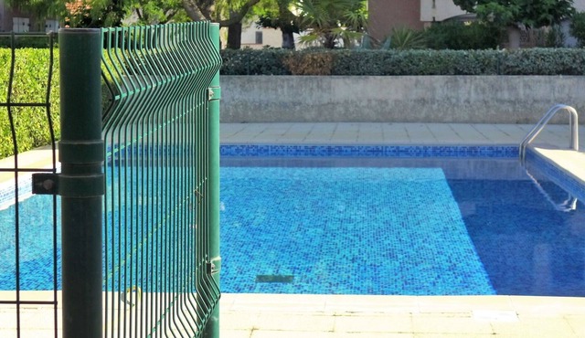 Lovely apartment for 4 people with pool, WIFI, TV, balcony and parking