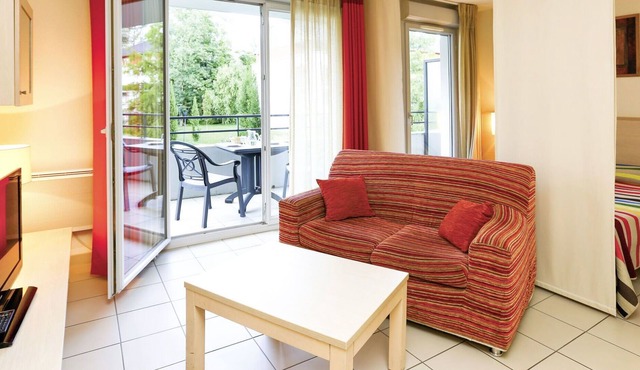 Lovely apartment for 2 people with hot tub, WIFI, pool, A/C, TV, terrace, pets allowed and parking