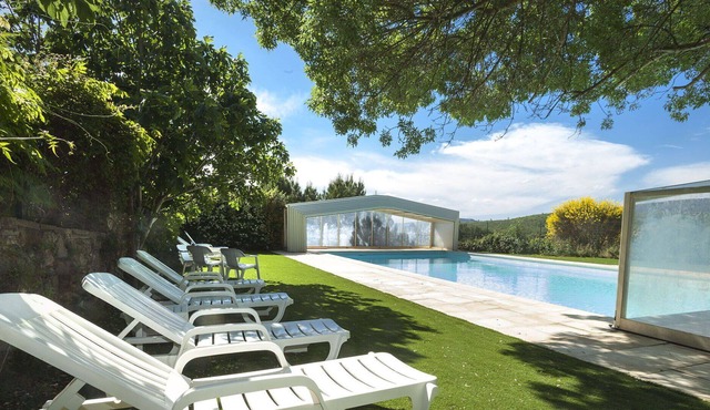 Lovely apartment in villa for 6 people with WIFI, pool, TV, terrace and parking