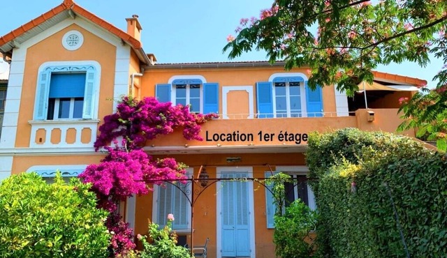 Lovely apartment in a character house with air conditioner