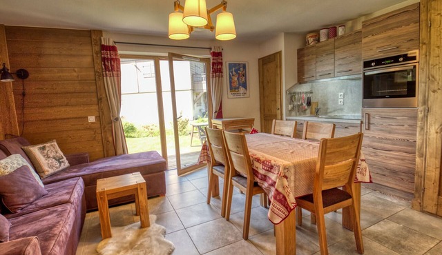 Lovely apartment with parking, 2 bedrooms near Blue Lake