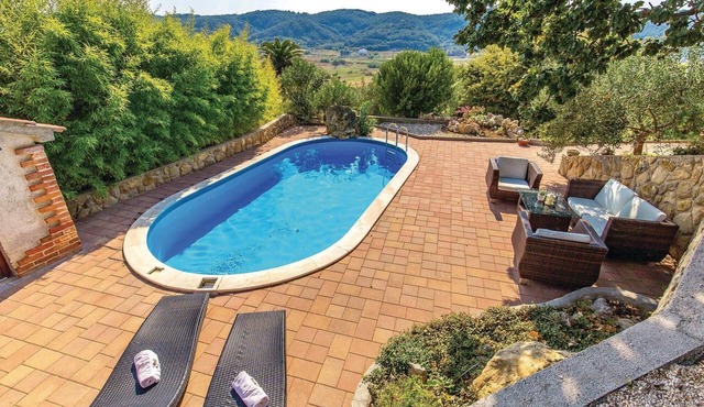 Lovely apartment in Supetarska Draga