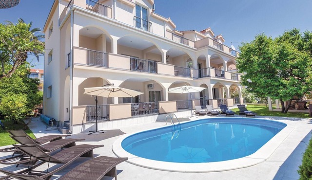 Lovely apartment in Kastel Stafilic
