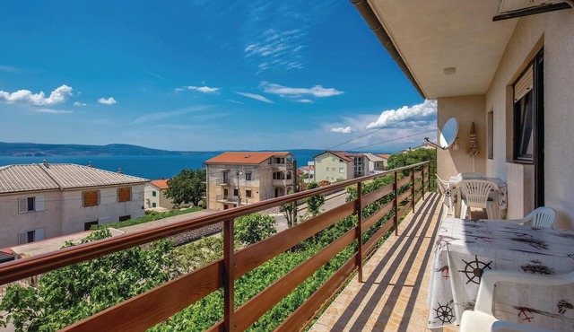 Lovely apartment in Novi Vinodolski with WiFi