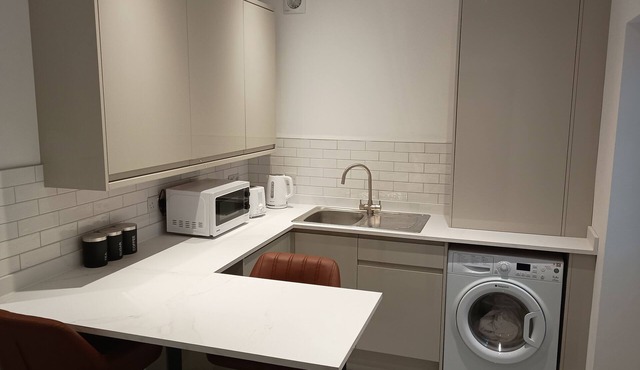 Lovely apartment close to Leeds Bradford Airport and Leeds Trinity University.