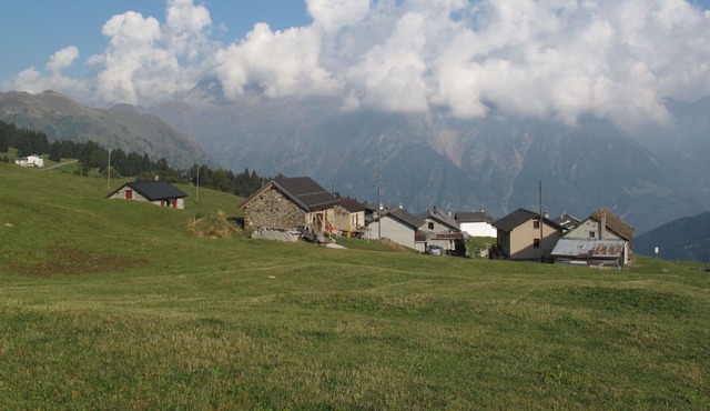 Lovely apartment for 4 guests with WIFI, TV, balcony, pets allowed, panoramic view and parking