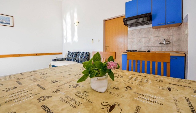 Lovely apartment for 4 guests with A/C, WIFI, TV and terrace