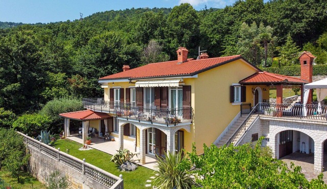 Lovely apartment for 4 guests with A/C, WIFI, TV and terrace