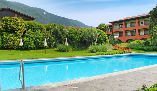 Lovely apartment for 4 people with pool, TV and patio