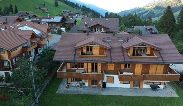 Lovely apartment for 5 people with WIFI, TV and balcony