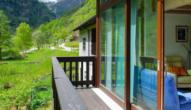 Lovely apartment for 5 people with WIFI, TV, patio and panoramic view