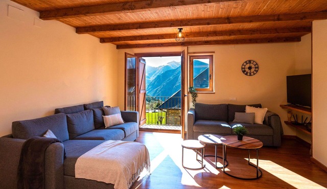 Lovely apartment for 6 people with WIFI, TV and balcony
