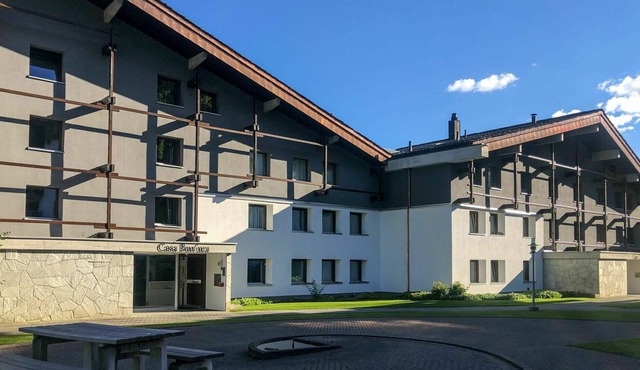 Lovely apartment for 8 people with pool, WIFI, TV, balcony, pets allowed, panoramic view and par...