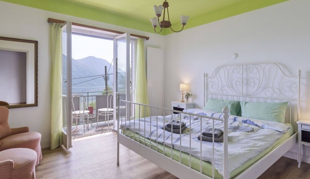 Lovely apartment for 8 people with WIFI, patio, pets allowed and panoramic view