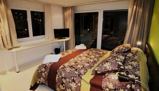 Lovely apartment for 8 people with WIFI and balcony