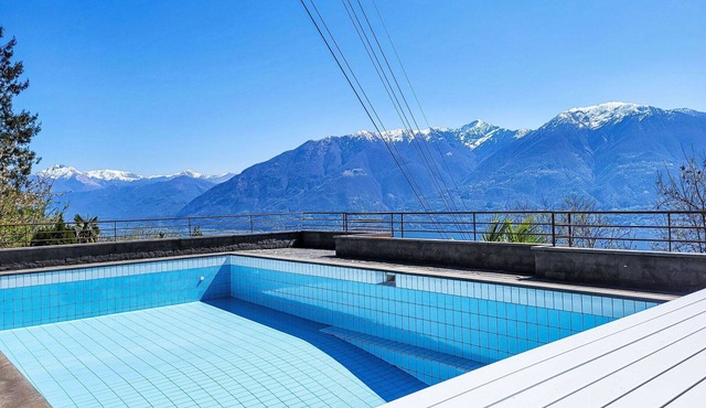 Lovely apartment for 4 guests with pool, WIFI, TV, patio, pets allowed and panoramic view