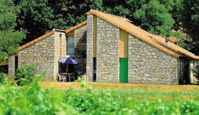 Lovely apartment for 6 people with pool, WIFI, TV, terrace and pets allowed