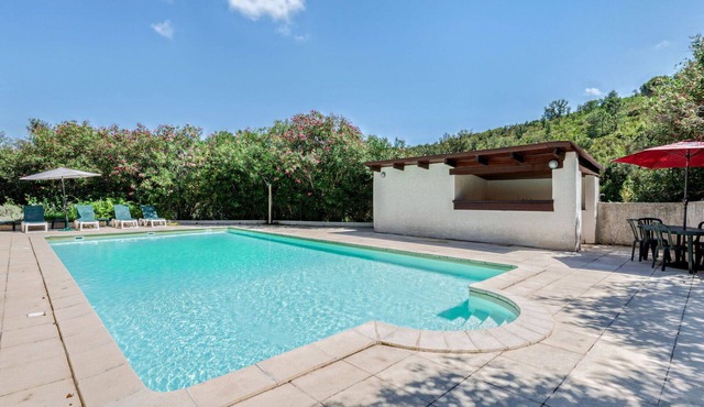 Lovely apartment for 10 people with pool, A/C, WIFI, TV, patio, pets allowed and panoramic view