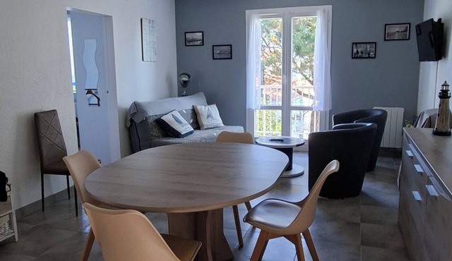 Lovely apartment on the island of Noirmoutier, 300 m walk from the sandy beach.