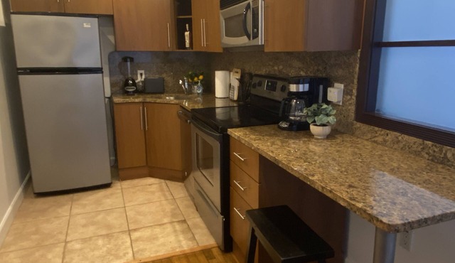 LOVELY APARTMENT IN THE GABLES, SLEEPS 4, THE BEST
