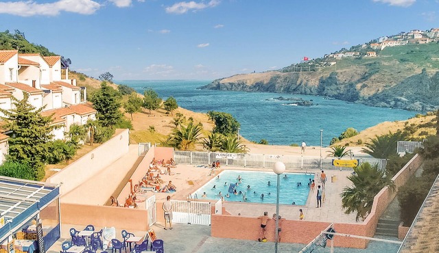 Lovely apartment in Cerbere with swimming pool