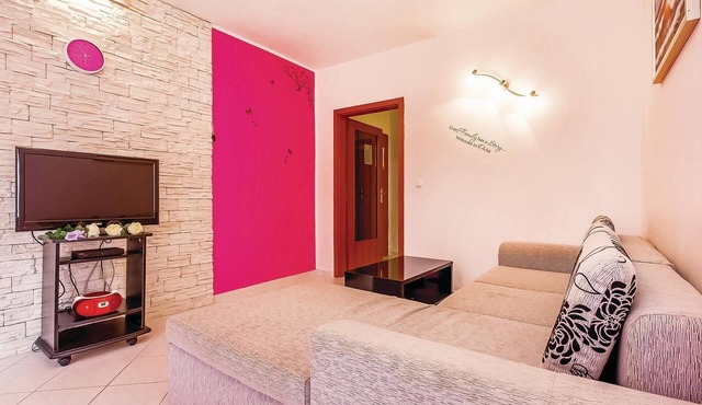 Lovely apartment in Dobrinj with WiFi