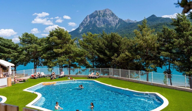 Lovely apartment in villa for 4 people with pool, A/C, TV, terrace, pets allowed and parking