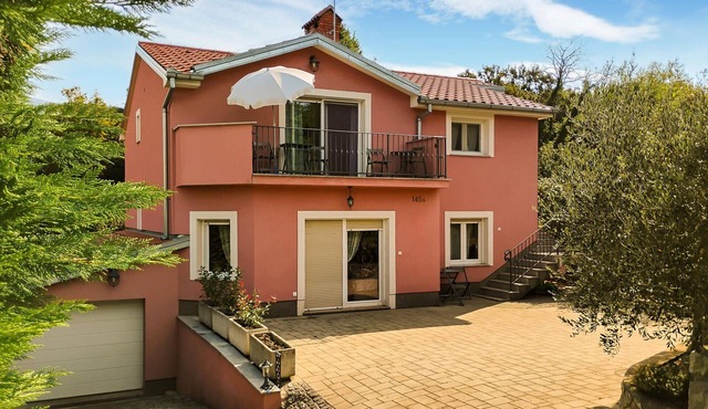 Lovely apartment in Hreljin