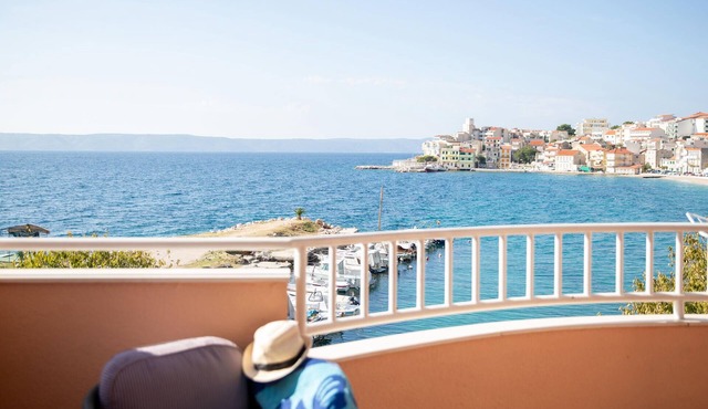 Lovely apartment in Igrane with house sea view
