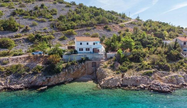 Lovely apartment in Jablanac with WiFi