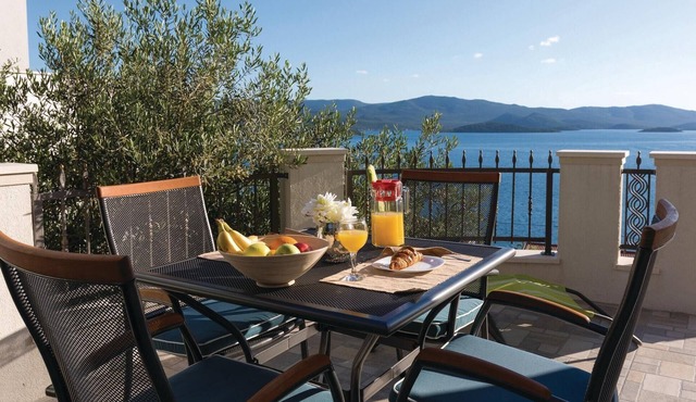 Lovely apartment in Komarna with WiFi