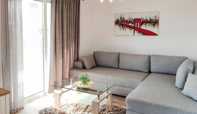 Lovely apartment in Makarska