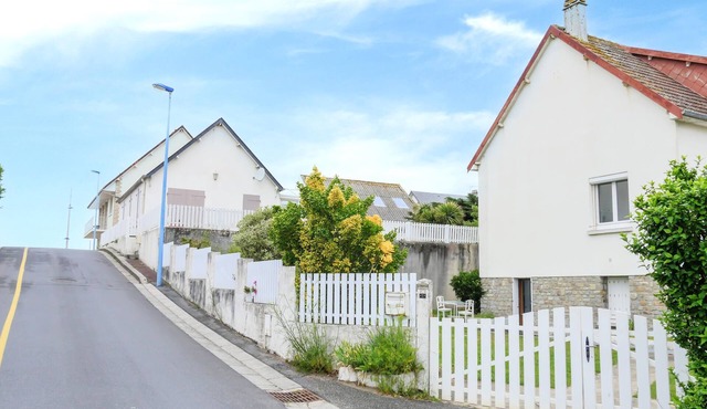 Lovely apartment in Pirou with WiFi