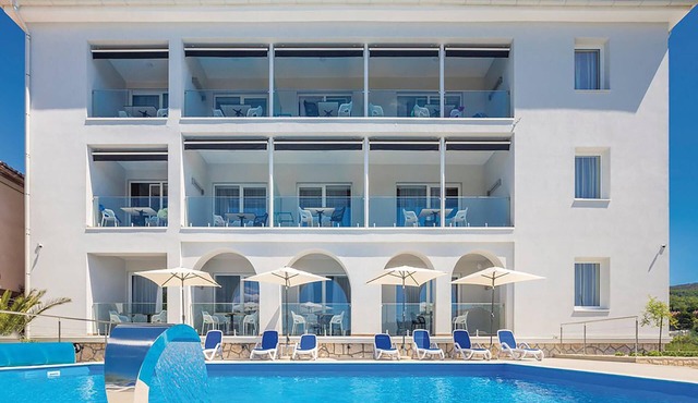 Lovely apartment in Punat with house sea view